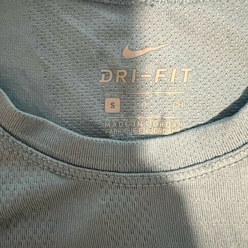 3 for $13 Nike tank top light blue - Picture 5 of 5